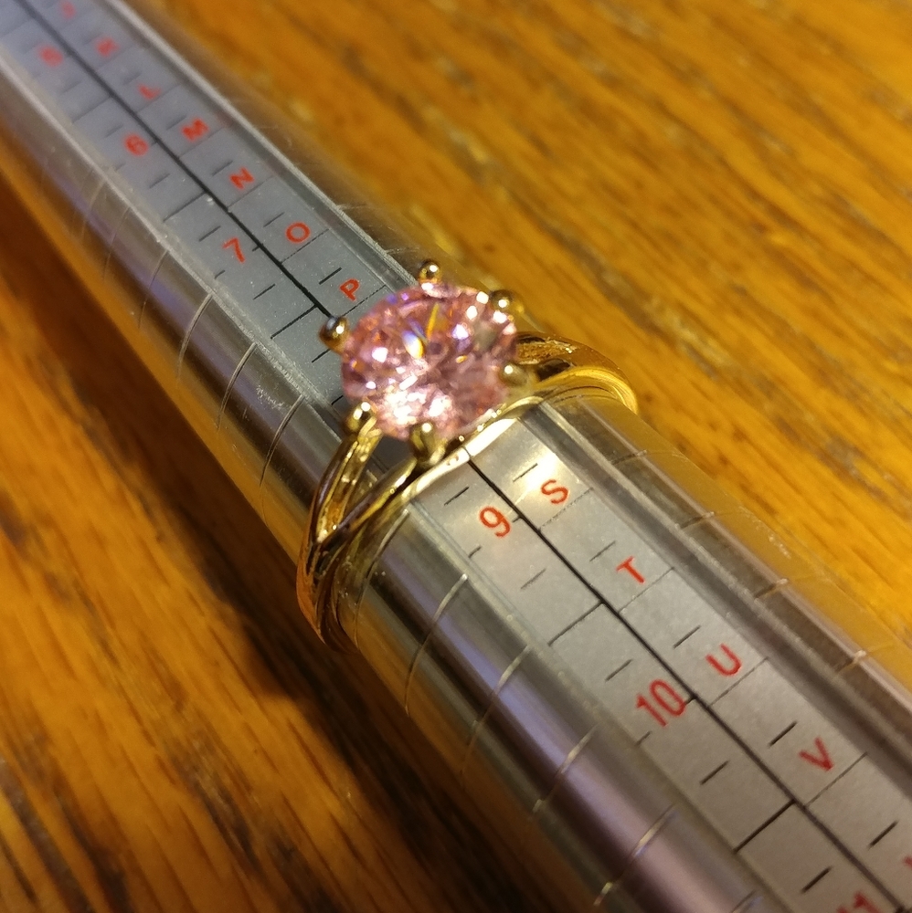 Ring, Gold-tone plated w Pink Crystal